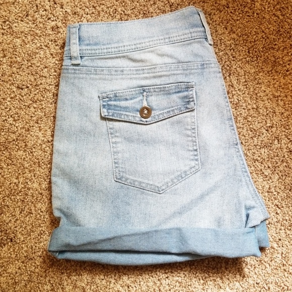 New York & Company Light Blue Shorts - Picture 8 of 8